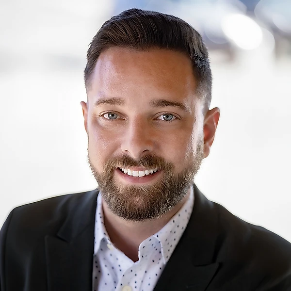 Matthew Tootelian-Rios, Associate Broker